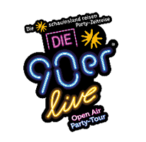 Das Logo „Die 90er live Open Air Party Tour“ ist bunt vor gr nem Hintergrund. Dar ber steht „Die schauinsland Party-Zeitreise“. Der Hintergrund ist gr n.