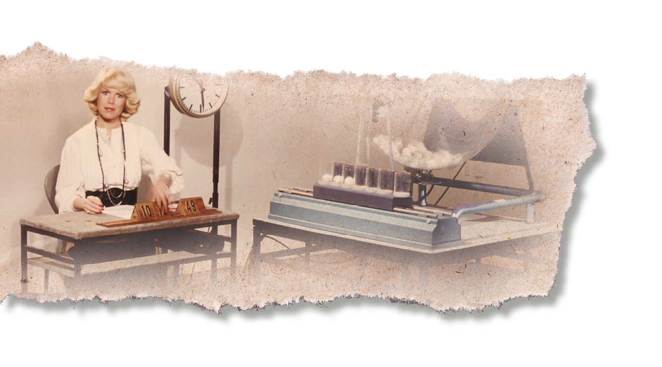 Das Bild zeigt das Titelblatt des gl Xmagazins, der kostenlosen Kundenzeitschrift von Lotto Rheinland-Pfalz, Ausgabe Nr. 42 vom 14. Oktober 2025. Im Mittelpunkt steht das Jubil um „70 Jahre LOTTO 6aus49“. Das Cover zeigt eine Collage aus historischen und aktuellen Fotos von Lottoziehungen und Moderatorinnen aus verschiedenen Jahrzehnten. Unten auf dem Titel steht in gro er, wei er Schrift „70 Jahre“, darunter der Hinweis: „LOTTO 6aus49 feiert Jubil um (Seite 6 + 7)“.  Das gelb-rote LOTTO-Logo und die Webadresse www.lotto-rlp.de sind am unteren Rand abgebildet, begleitet von Symbolen f r Facebook und Instagram.