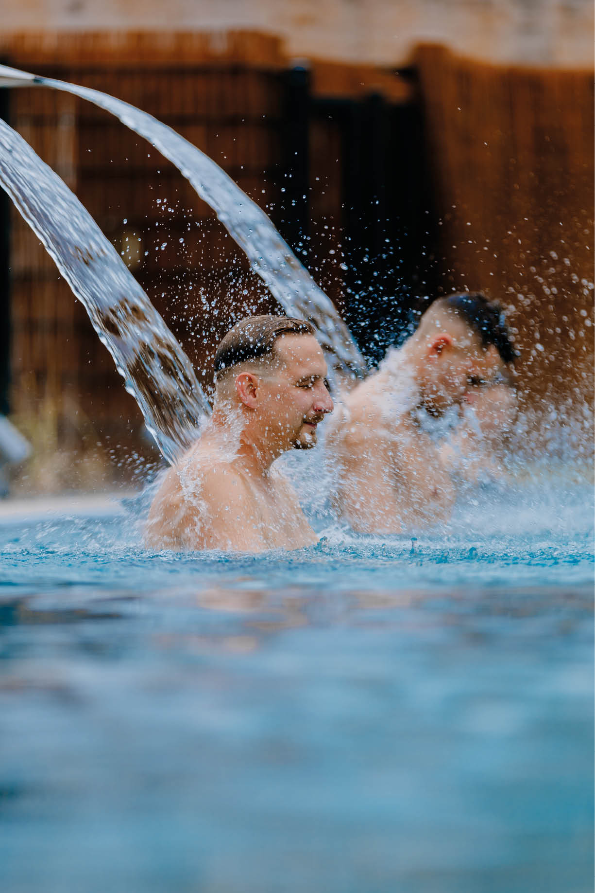 Unser Thermalbad ist Ihre Quelle f r Erholung und Vitalit t – ob bei einem Solebad, in der Dampfoase oder in unseren komfortablen Liegebereichen. Lassen Sie den Alltag hinter sich und tauchen Sie ein in eine Welt der Ruhe und Regeneration.