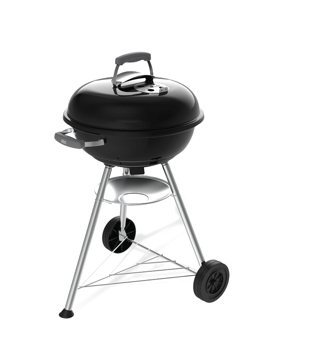 Schwarzer Kugelgrill mit Deckel, zwei R dern und drei Beinen auf wei em Hintergrund. Beschreibung von KI generiert